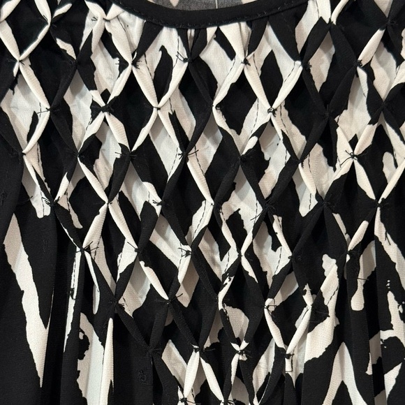 Premise Women Cap Sleeve Mosaic Stripe Diamond Print Neck Black White Medium - Picture 3 of 8